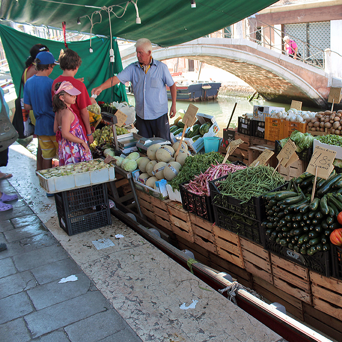 Momenti veneziani 79 - Il fruttivendolo 2.jpg